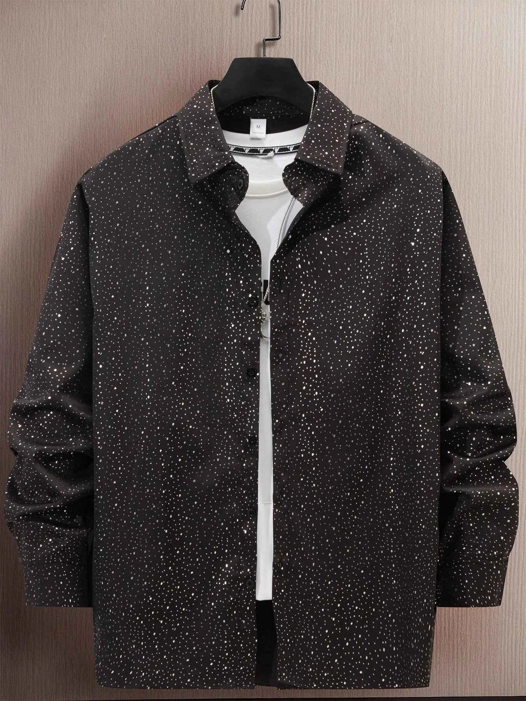 European and American men's shirts - Trendy sport and casual fashion - Decorated with gold printing - Casual wear style - Long s