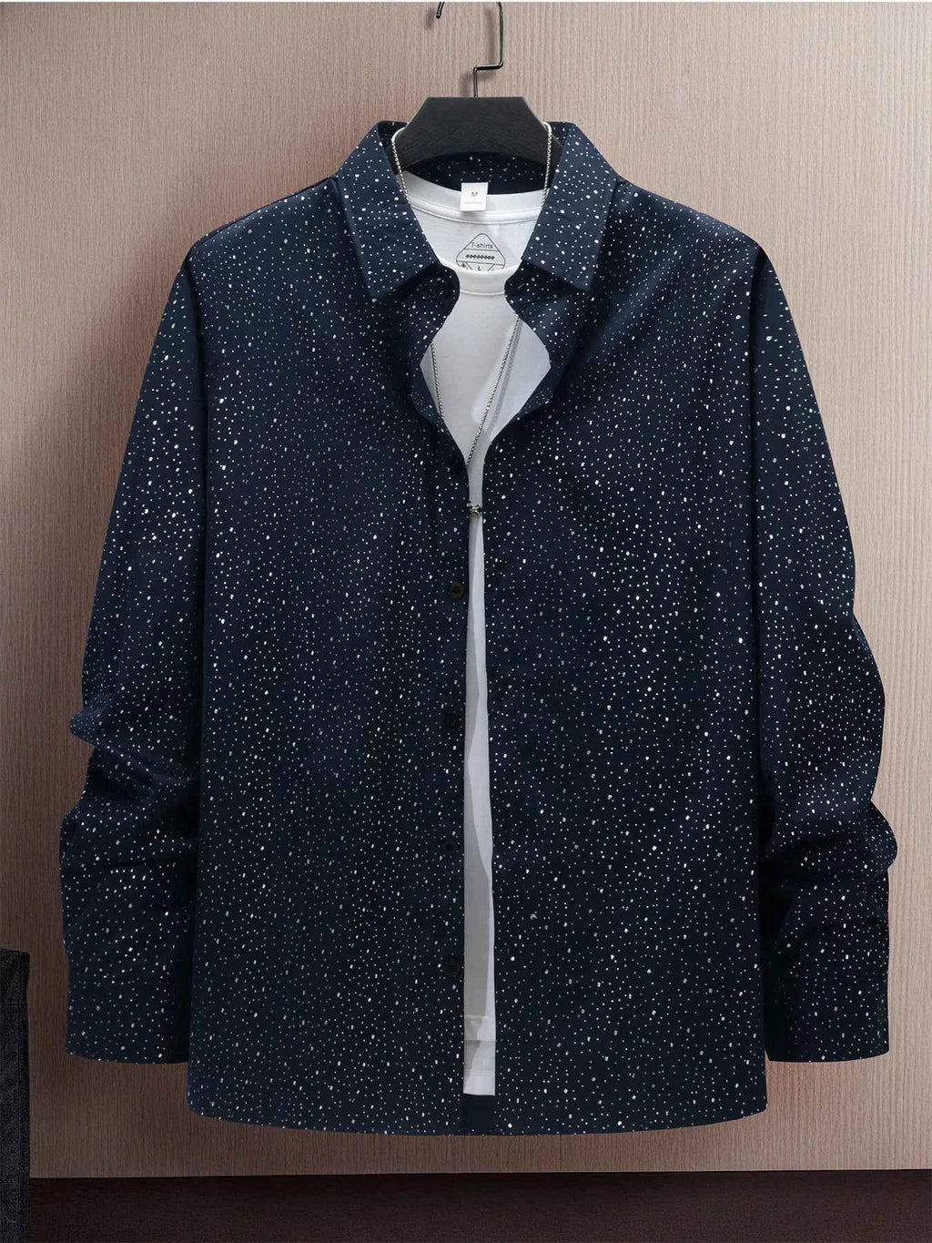 European and American men's shirts - Trendy sport and casual fashion - Decorated with gold printing - Casual wear style - Long s